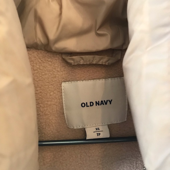 Light pink old navy puffer vest - Picture 2 of 5